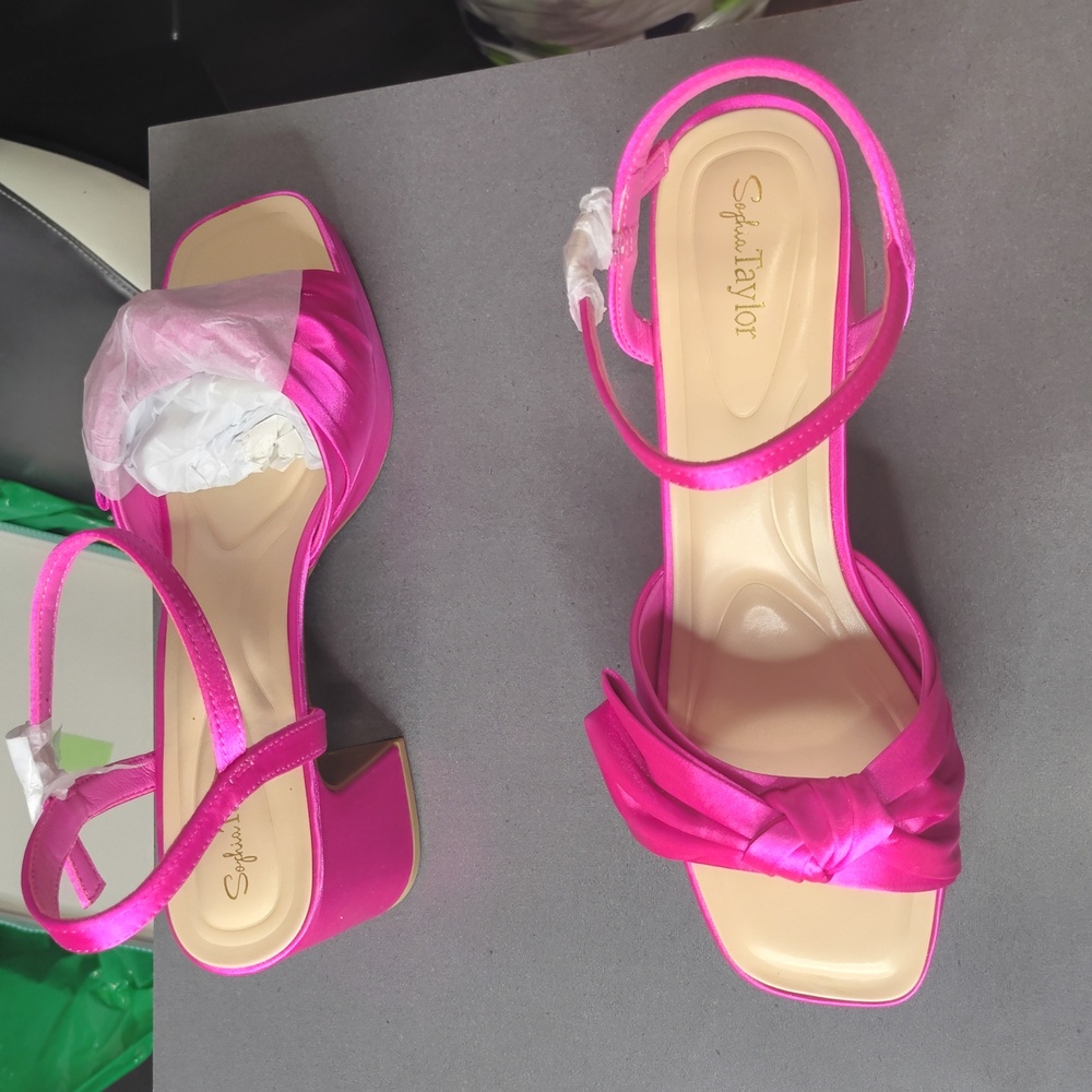 Shoe's - Picture 10 of 12